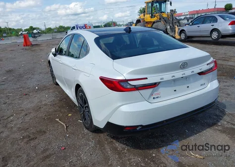 2025 Toyota Camry Xle из США, поврежденный, VIN 4T1DAACK5SU524284